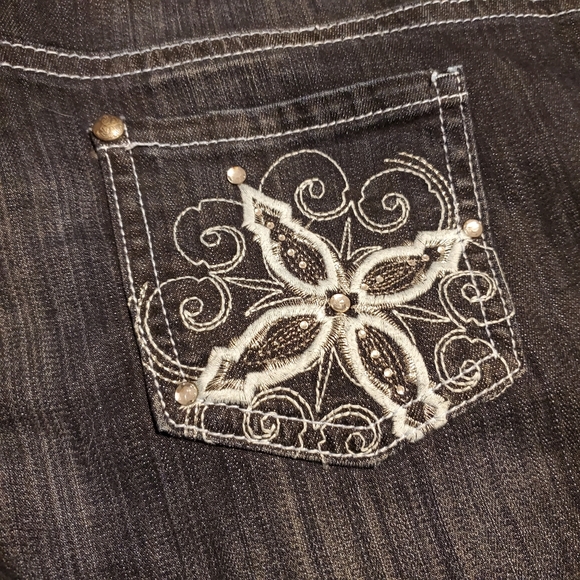 Maurices Jean Shorts - Picture 4 of 4